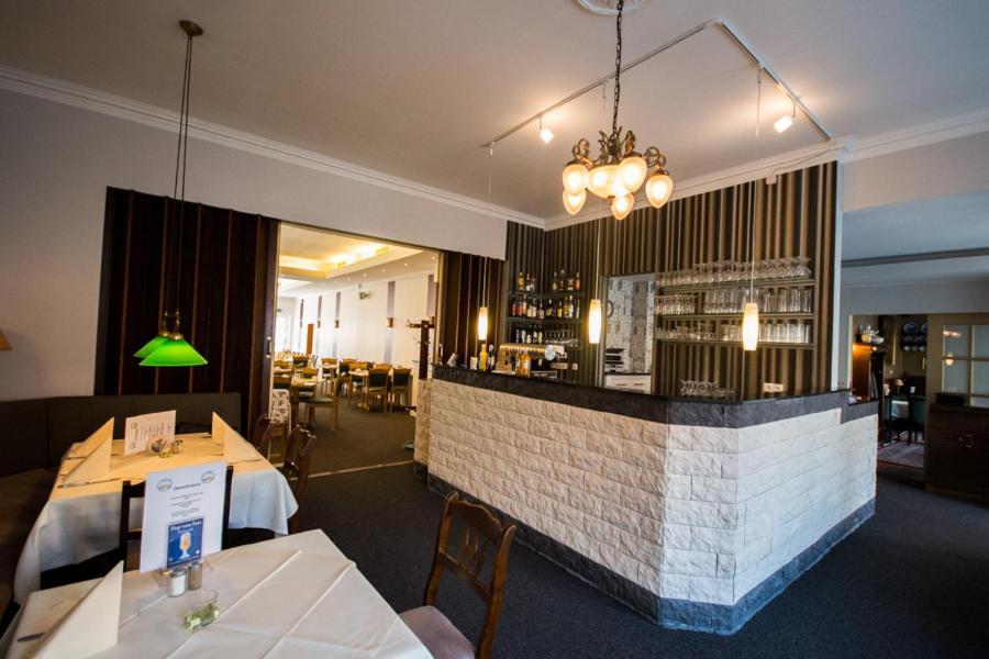 Hotel & Restaurant Wiggers Bad Oldesloe Exterior photo