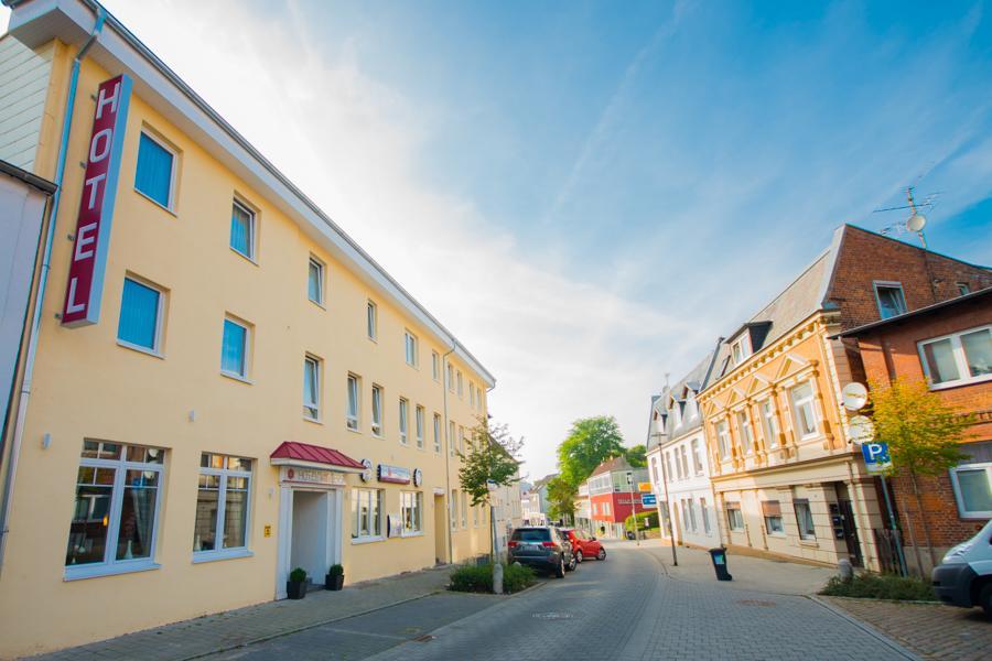 Hotel & Restaurant Wiggers Bad Oldesloe Exterior photo